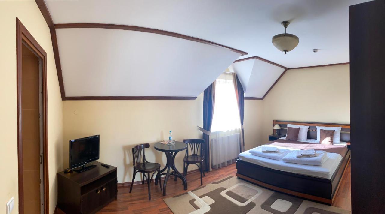 Старий Янів Hotel Ivano-Frankovo Exterior foto