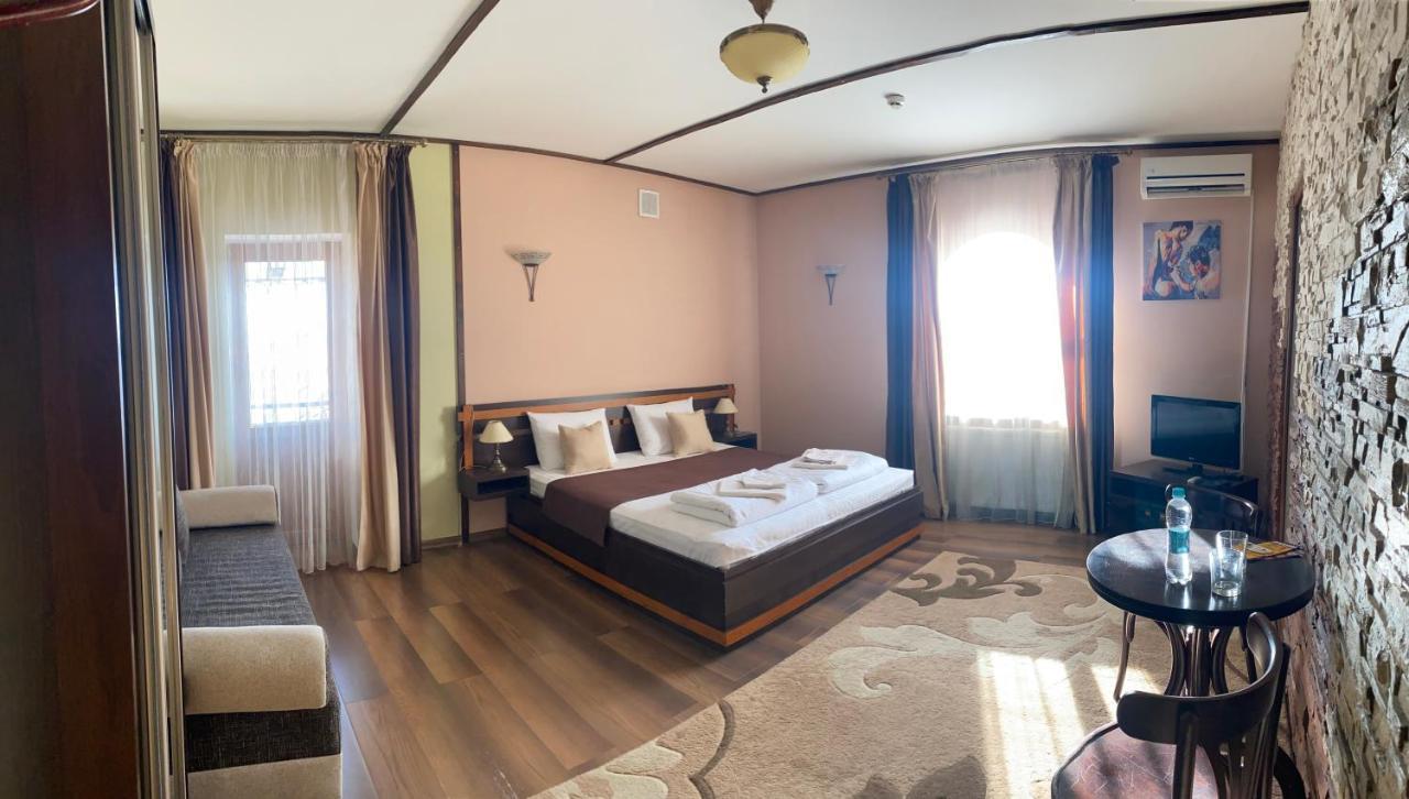 Старий Янів Hotel Ivano-Frankovo Exterior foto